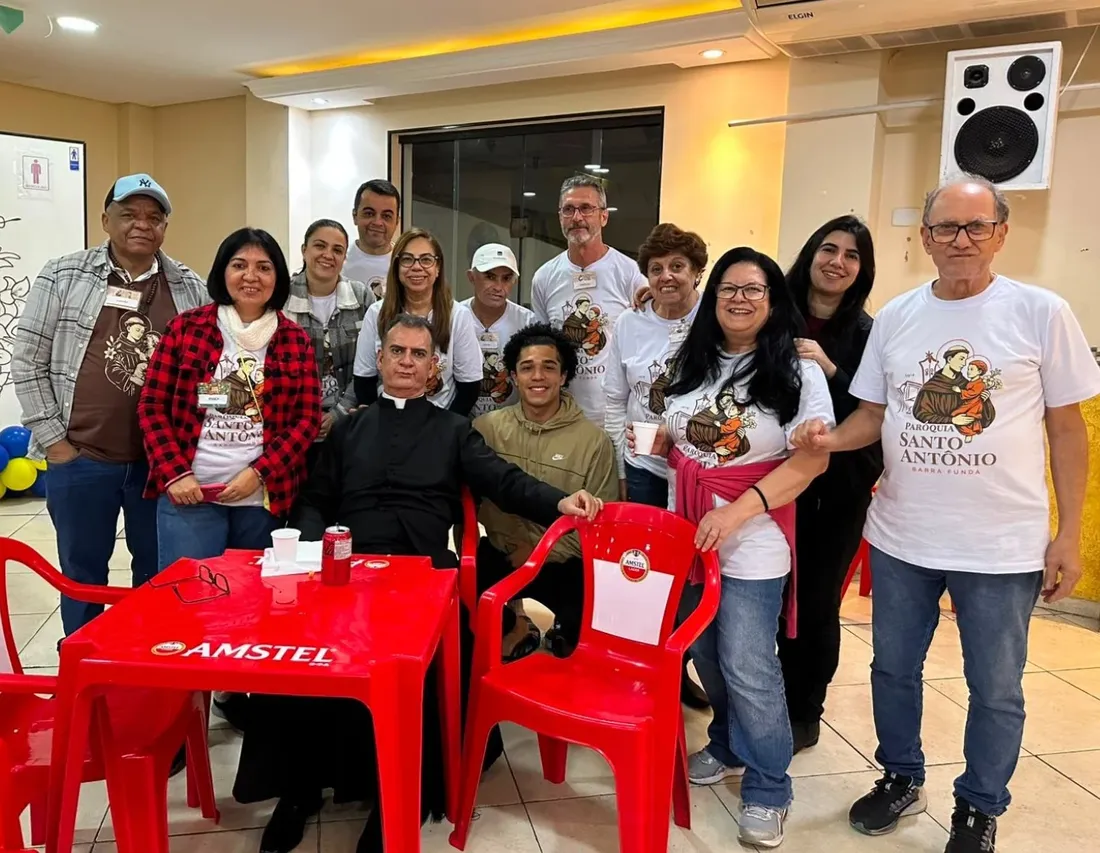 Comunidade reunida na festa da paróquia